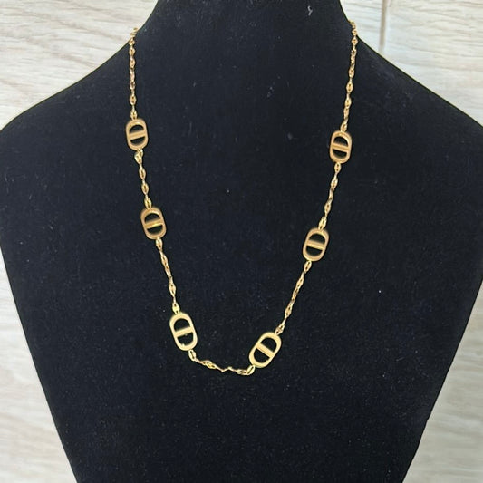 Daisy necklace