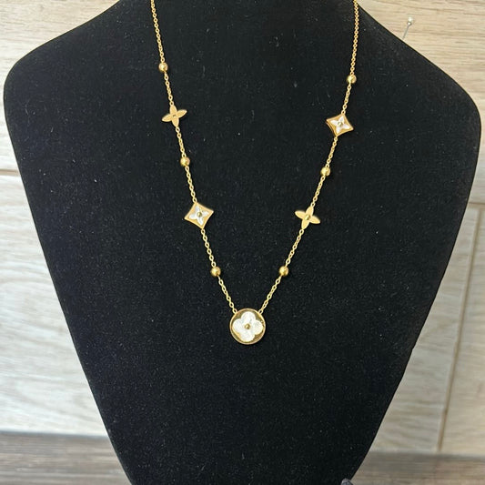 Layla necklace